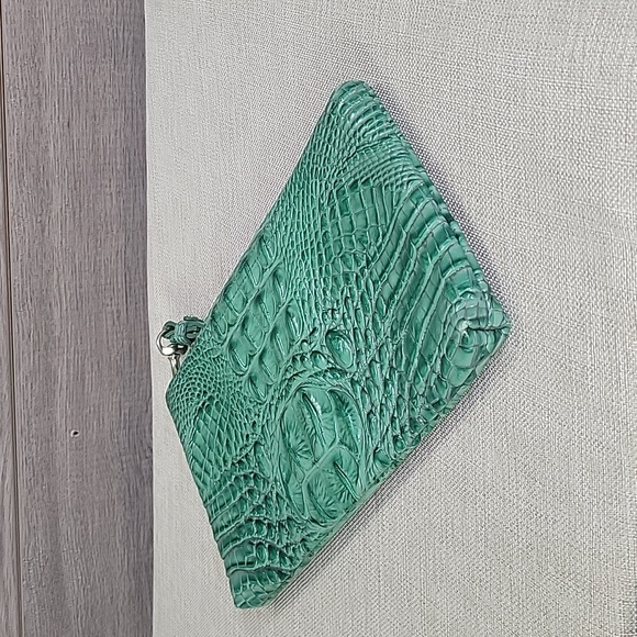 Brahmin Green Croc Embossed Leather Wristlet Clutch Purse - Picture 7 of 11